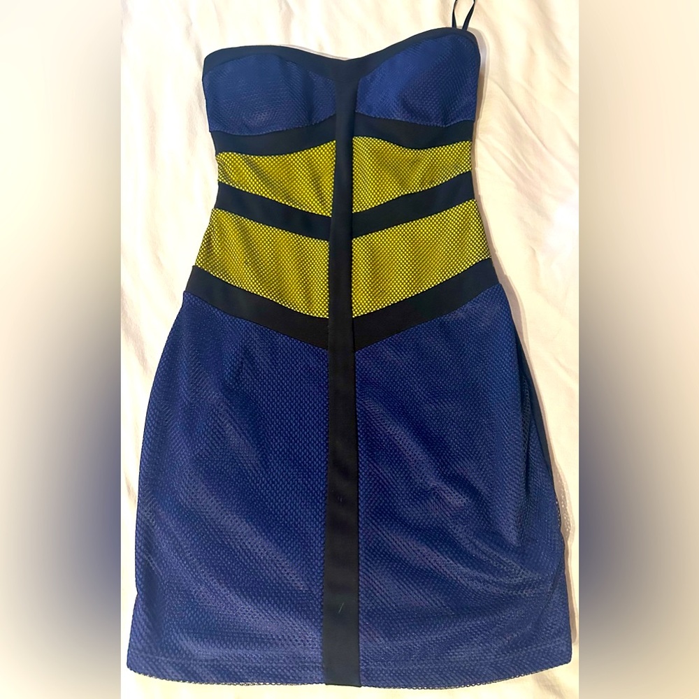 Bebe b2 Dress , strapless neon green/ navy blue size: XS